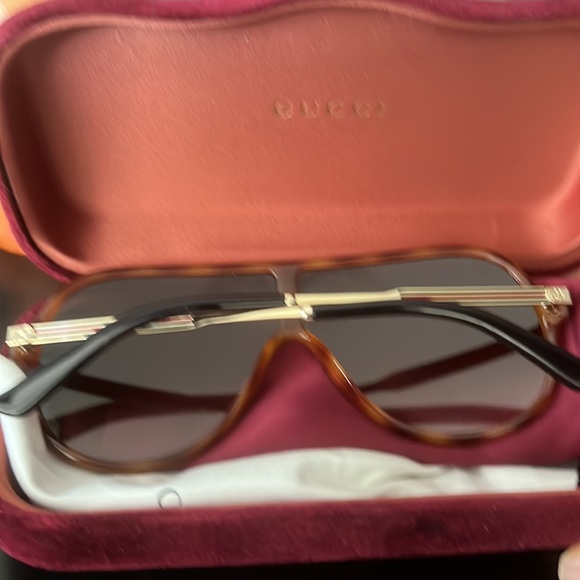Gucci Sunglasses - Picture 3 of 3
